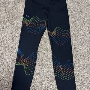 Under Armour Large Black Leggings with Vibrant Wave Design Full length